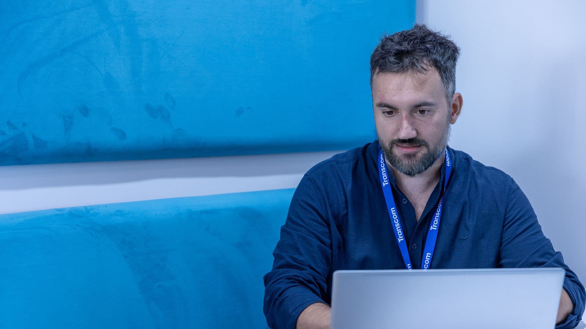 Supporting a fintech transition of an EMEA bank by delivering 99% accuracy & SLA adherence.